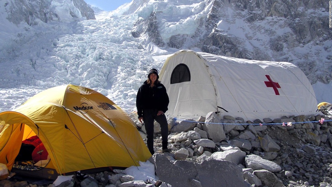 Image: An emergency medic on Mount Everest